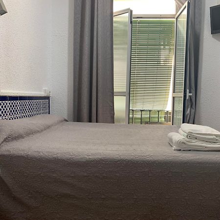 סביליה Hostal Alcobia מראה חיצוני תמונה