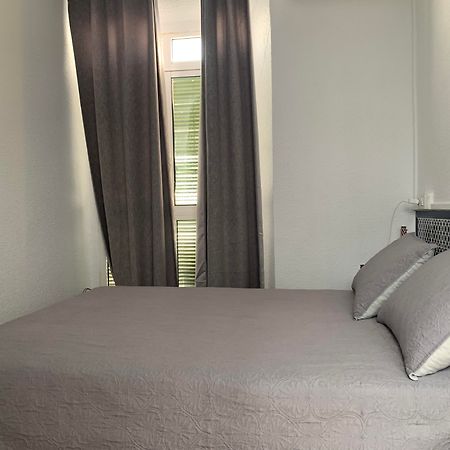 סביליה Hostal Alcobia מראה חיצוני תמונה
